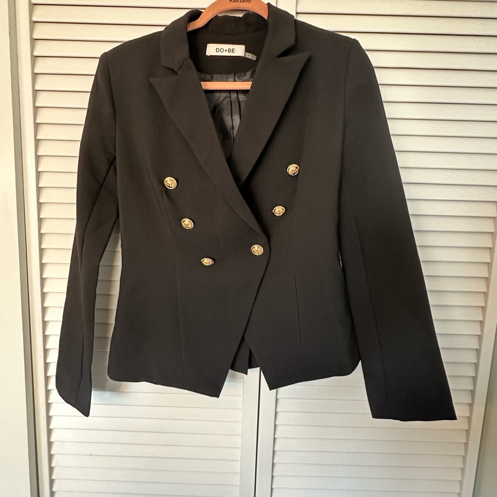 DO+BE Black and Gold Structured Blazer